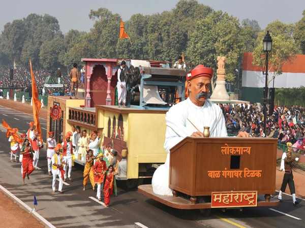 देश की राजधानी दिल्ली में 68वें गणतंत्र दिवस की धूमधाम से तैयारियां शुरु हो गई है। इसी के मद्देनजर सोमवार को गणतंत्र दिवस का होने वाली परेड फुल ड्रेस अभ्यास किया गया है। देश की राजधानी दिल्ली में 68वें गणतंत्र दिवस की धूमधाम से तैयारियां शुरु हो गई है। इसी के मद्देनजर सोमवार को गणतंत्र दिवस का होने वाली परेड फुल ड्रेस अभ्यास किया गया है।