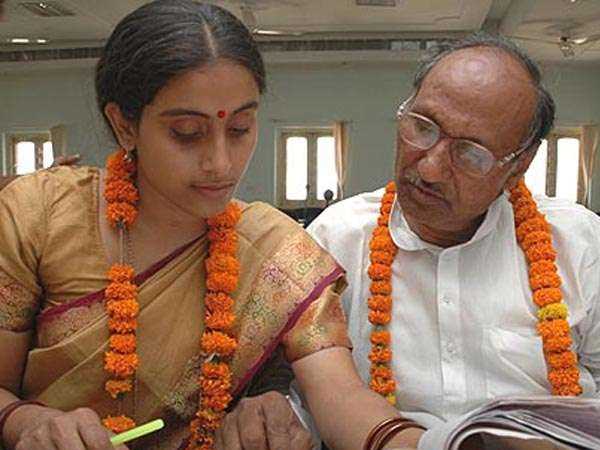 बिहार: छात्राओं संग अश्लील डांस करने पर लव गुरु प्रोफेसर मटुकनाथ सस्पेंड बिहार: छात्राओं संग अश्लील डांस करने पर लव गुरु प्रोफेसर मटुकनाथ सस्पेंड