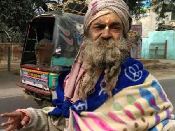 मथुरा: पीएम मोदी को चक्रधारी बता यूपी चुनाव में कमल खिलाने निकला साधु