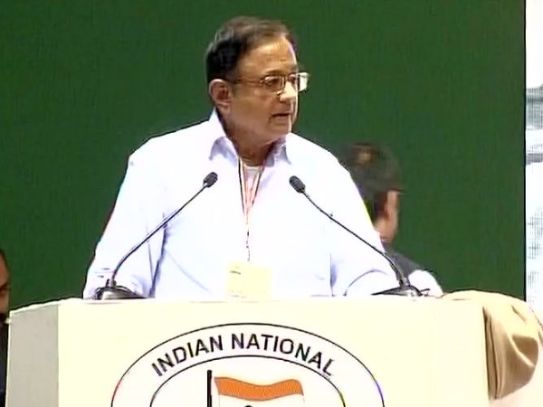 राजीव गांधी को याद करते हुए रो पड़े चिदंबरम, बताया शांति का दूत राजीव गांधी को याद करते हुए रो पड़े चिदंबरम, बताया शांति का दूत