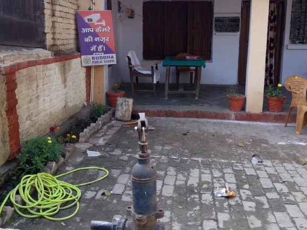 बहराइच: पुलिस चौकी के अंदर पानी लेने गए युवक की हुई मौत, मचा कोहराम बहराइच: पुलिस चौकी के अंदर पानी लेने गए युवक की हुई मौत, मचा कोहराम