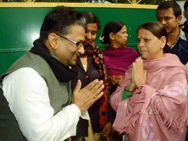 लालू के आवास पर हैप्पी न्यू ईयर