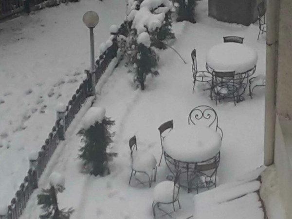 snow6 दिल्ली में बारिश तो पहाड़ों पर हुई भारी बर्फबारी, देखिए शानदार तस्वीरें
