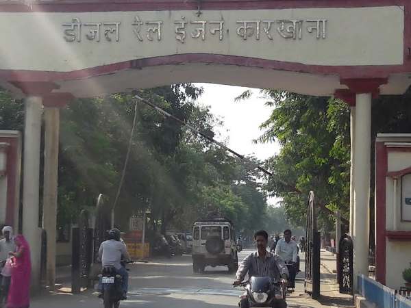 वाराणसी: देश के पहले डीजल रेल इंजन कारखाने में क्यों बन रहा है पहला टनल? वाराणसी: देश के पहले डीजल रेल इंजन कारखाने में क्यों बन रहा है पहला टनल?