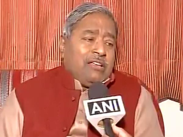 विपक्ष ने साधा निशाना