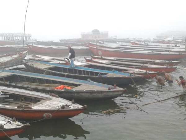 नाविकों के किया केंद्र सरकार के खिलाफ विरोध 