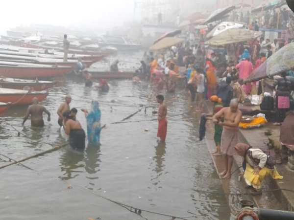 क्या फर्क पड़ता है गंगा में नावों के न चलने पर