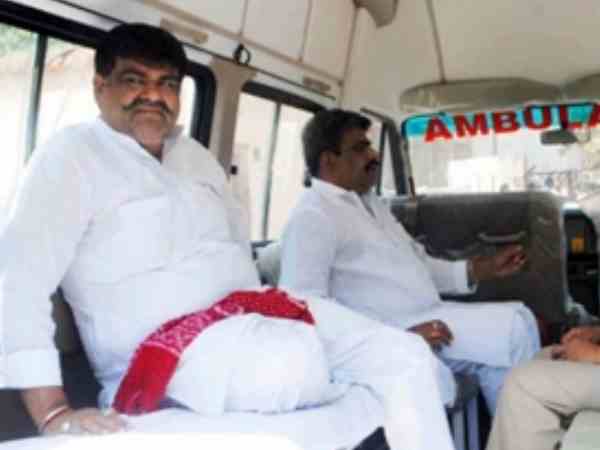 गोपनीय ढंग से किया गया दोनों को शिफ्ट गोपनीय ढंग से किया गया दोनों को शिफ्ट