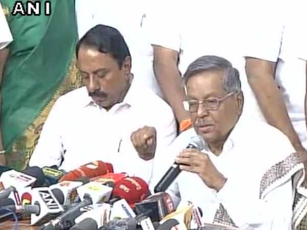 पार्टी ने खारिज किए पंडियन के आरोप