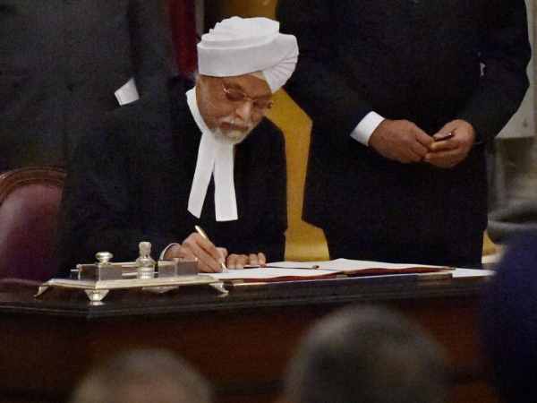 सुप्रीम कोर्ट के आदेश पर लगा दी थी रोक