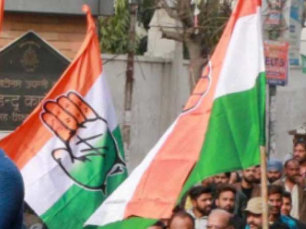 जबरन उतरवाए कपड़े, बनाया अश्लील वीडियो