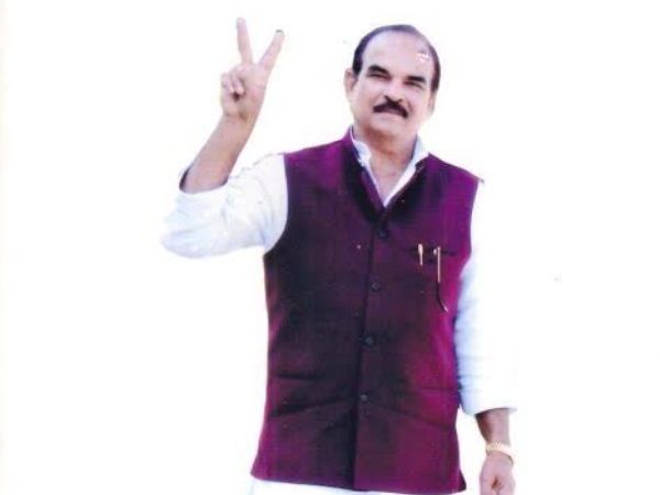 1993 में पंचायती राज्यमंत्री भी बने। 1993 में पंचायती राज्यमंत्री भी बने।