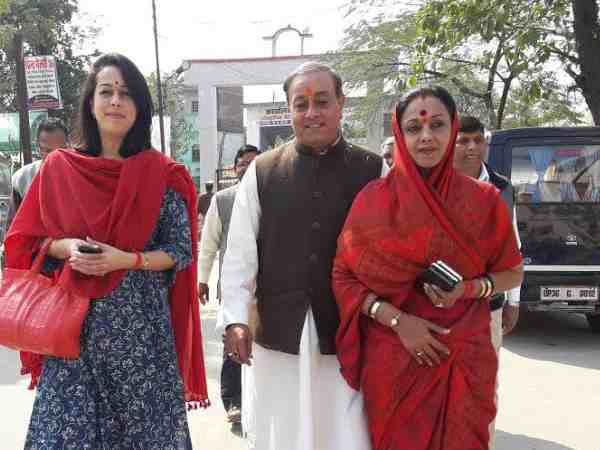 संजय सिंह की दोनों पत्नी लड़ रही हैं चुनाव