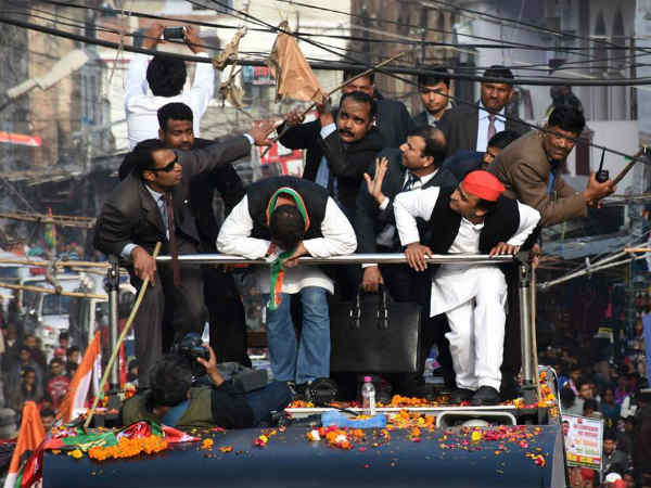 पश्चिमी यूपी में व्यस्त अखिलेश पश्चिमी यूपी में व्यस्त अखिलेश