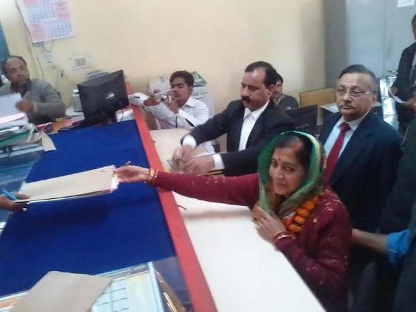 बीजेपी उम्मीदवार के वकील ने दिया हिंदू लॉ का हवाला