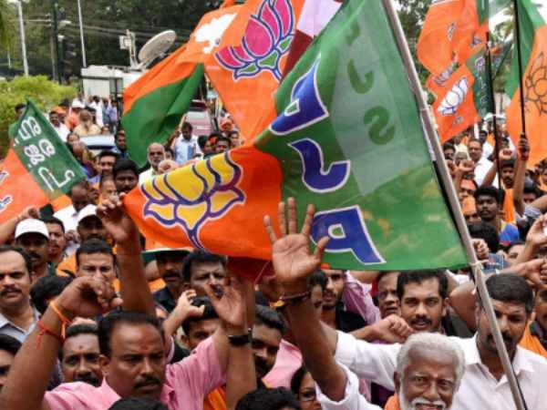 पहले चरण में 73 फीसदी वोट पड़े पहले चरण में 73 फीसदी वोट पड़े