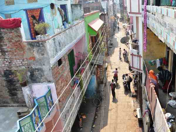 बस्ती के लोग करते हैं पीएम मोदी पर पूरा भरोसा बस्ती के लोग करते हैं पीएम मोदी पर पूरा भरोसा