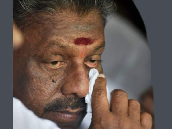 दूसरी बार भी पन्नीरसेल्वम को बनाया सीएम दूसरी बार भी पन्नीरसेल्वम को बनाया सीएम