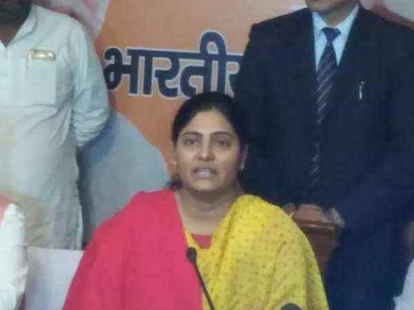 वाराणसी: बीजेपी-अपना दल ने दिखाई एकजुटता, पढ़िए वेंकैया-अनुप्रिया ने क्या-क्या कहा?