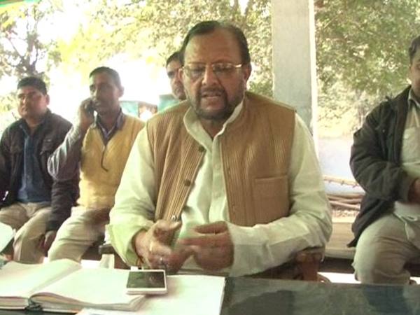 बीजेपी नेता ने बुजुर्ग को न्याय दिलाने का दिया आश्वासन