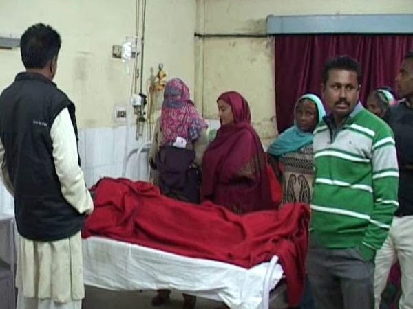 फायरिंग के बाद से फरार हैं आरोपी