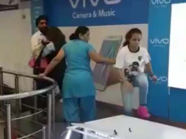 दुकान में शुरू कर दी तोड़फोड़