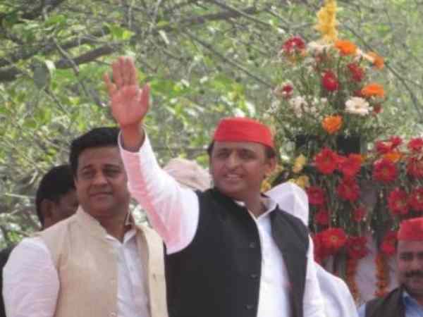 नोटबंदी से जनता परेशान हुई 