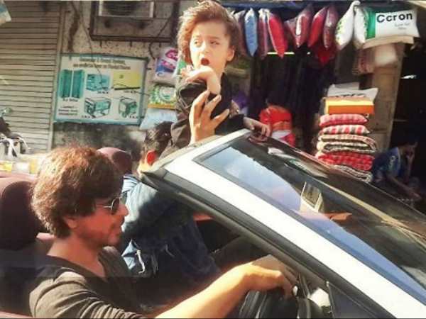 आधी रात को निकले शाहरुख-अबराम