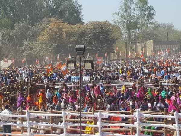 और जब सुनाई कविता