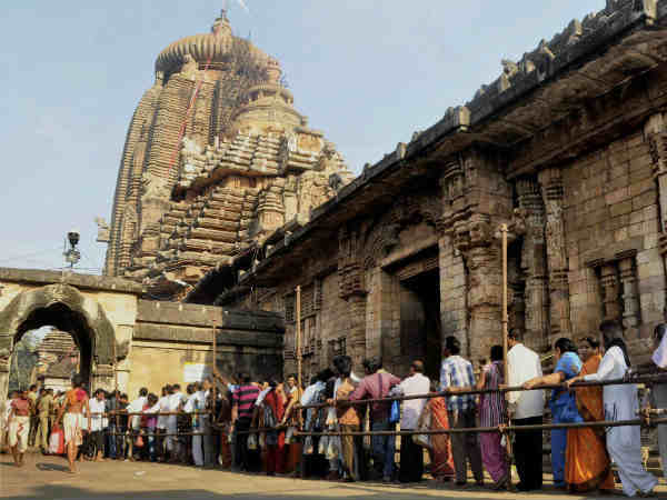 लोगों की भारी भीड़