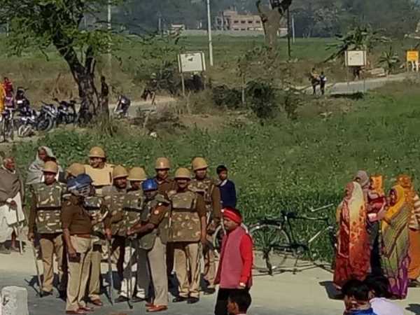 हादसे और बवाल की सूचना पाकर पहुंची पुलिस