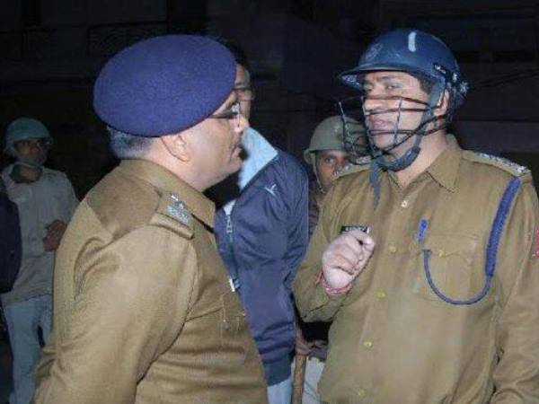 शहर में बड़ी संख्या में पुलिस बल की तैनाती