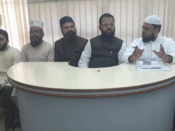 आजम खां उलेमाओं को हमेशा अपमानित करते हैं