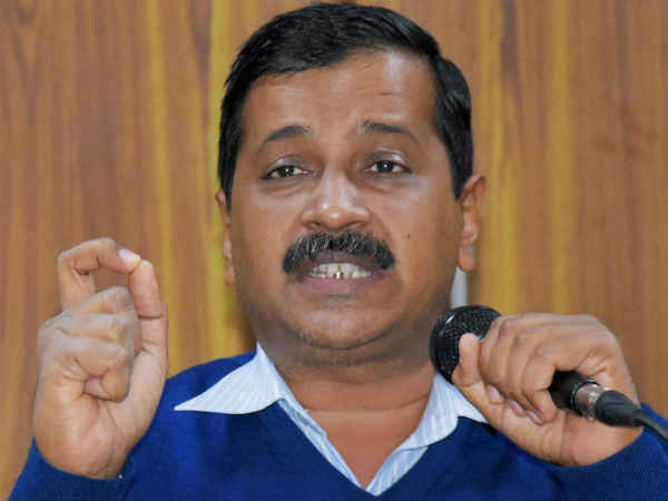 केजरीवाल ने साधा निशाना