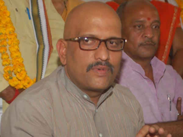 छह महीने खानी पड़ी थी जेल की हवा