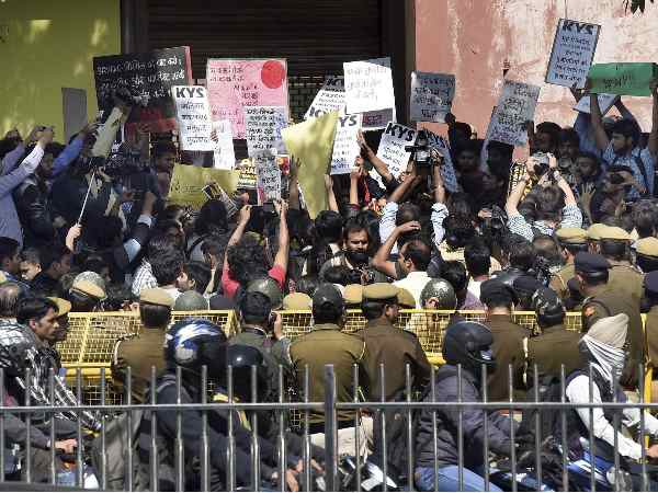 बुधवार को मुद्दे ने पकड़ा तूल बुधवार को मुद्दे ने पकड़ा तूल