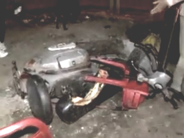 आगरा: युवक की संदिग्ध मौत पर भारी बवाल, लूटी दुकानें, जलाई गाड़ियां