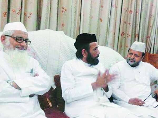 सहारनपुर: मुस्लिम वोटर्स को रिझाने का पॉपुलर तरीका फ्लॉप! दारुल उलूम की पॉलिसी, सियासत से रहेगी दूर