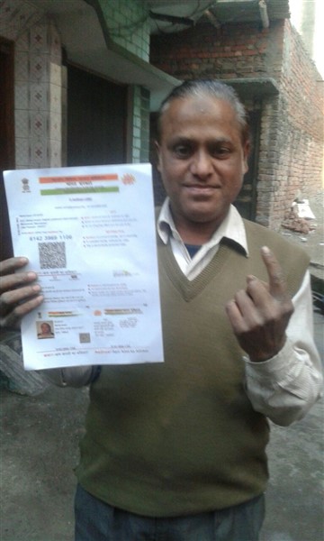 यूपी में पड़ रहे दूसरे चरण के मतदान की देखिए Live तस्वीरें यूपी में पड़ रहे दूसरे चरण के मतदान की देखिए Live तस्वीरें