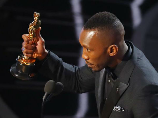 #Oscars अवार्ड जीतने वाले अली बने पहले मुस्लिम एक्टर #Oscars अवार्ड जीतने वाले अली बने पहले मुस्लिम एक्टर