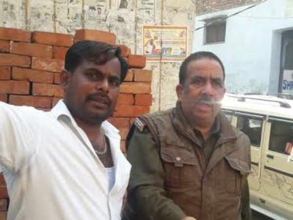 अखिलेश के गढ़ में मतदान बूथ के अन्दर फायरिंग, फिर क्या हुआ?