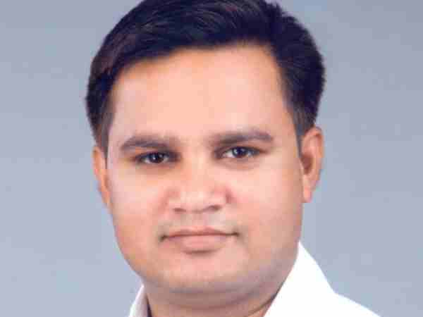  पति-पत्नी चुनावी मैदान में आजमा रहे हैं अपना-अपना भाग्य, पति बरेली शहर तो पत्नी कैंट से प्रत्याशी