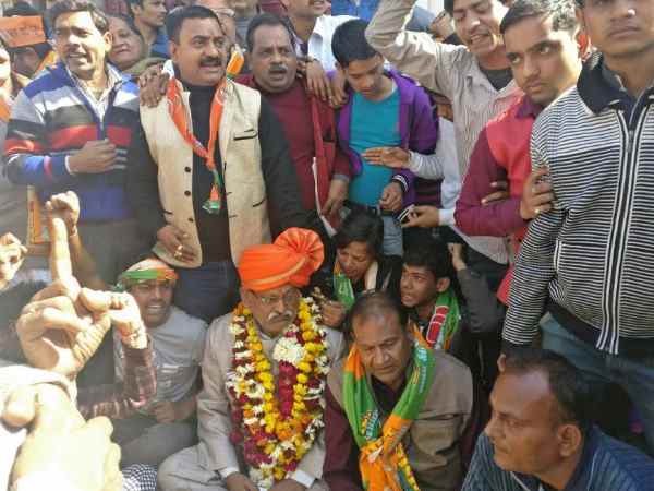 आगरा: भाजपा के कद्दावर नेता और प्रत्याशी जगन प्रसाद गर्ग पर जानलेवा हमला