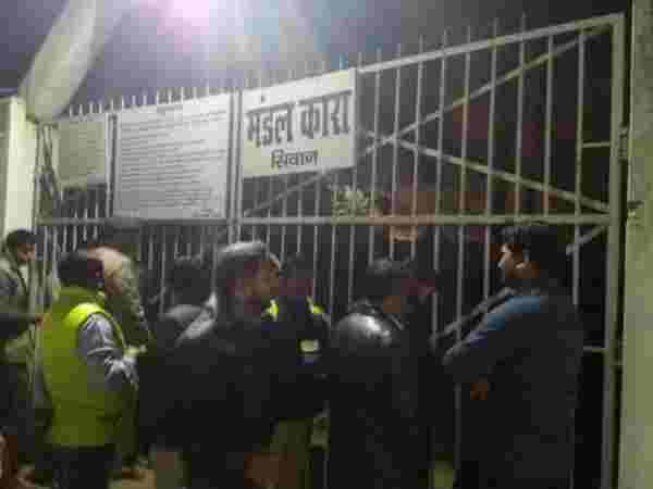 शहाबुद्दीन को तिहाड़ भेजने से पहले शिफ्ट किया गया बेऊर जेल, देखिये अंदर की तस्वीरें शहाबुद्दीन को तिहाड़ भेजने से पहले शिफ्ट किया गया बेऊर जेल, देखिये अंदर की तस्वीरें