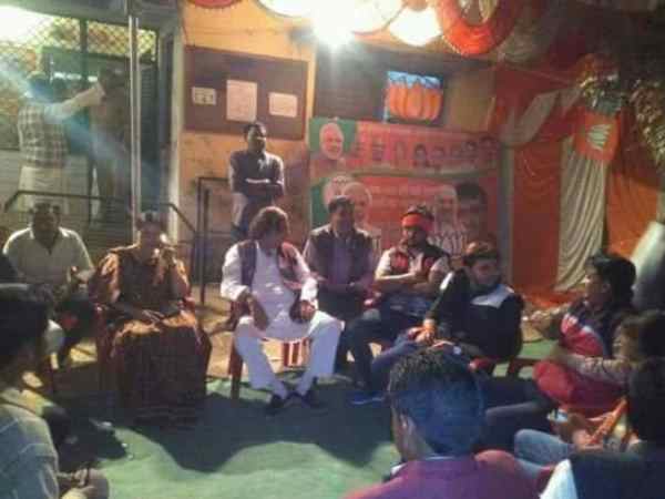 केशव की सभा में घुसे सपाई, जमकर किया हंगामा, पहुंची फोर्स ।