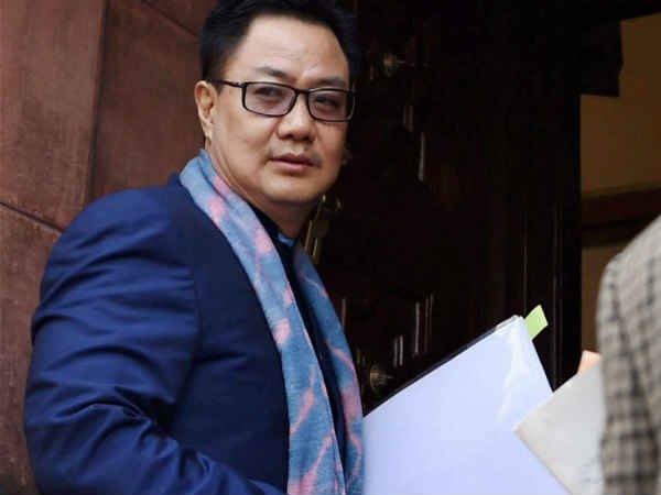 ग्रामीणों को कुल 37.73 करोड़ रुपये का चेक सौंपा गया