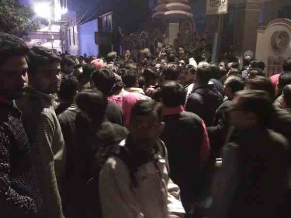  मेरठ: गुटखा व्यापारी के घर घुसकर बदमाशों ने की लूट, विरोध करने पर 5 लोगों को मारी गोली