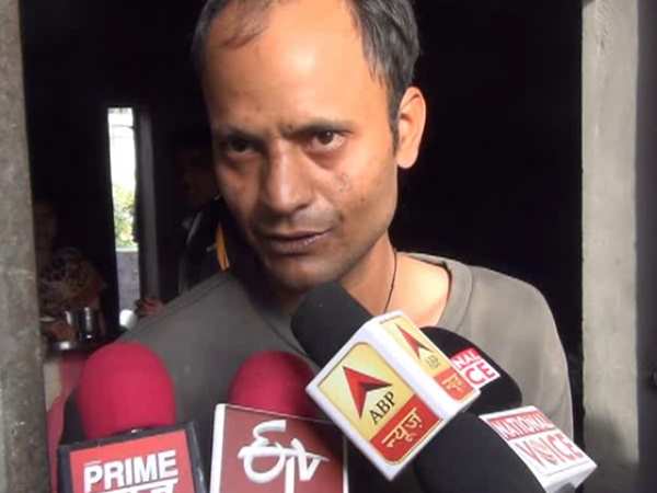 मेरठ: कलयुगी मां ने 11 माह की बेटी को दांतों से काट किया लहूलुहान मेरठ: कलयुगी मां ने 11 माह की बेटी को दांतों से काट किया लहूलुहान