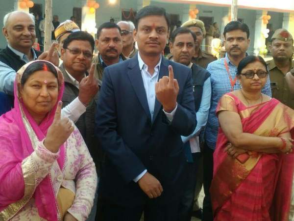 डीएम एस राज लिंगम sultanpur