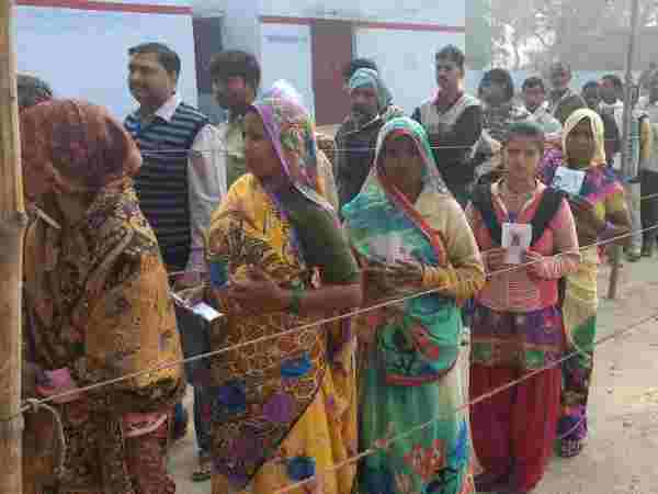 हरदोई: बूथ पर ड्यूटी की वजह से नहीं मिली छुट्टी, महिला की हुई मौत